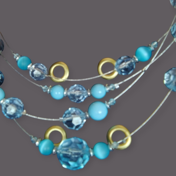 Elegant Blue and Green Beaded Necklace - Picture 2 of 4